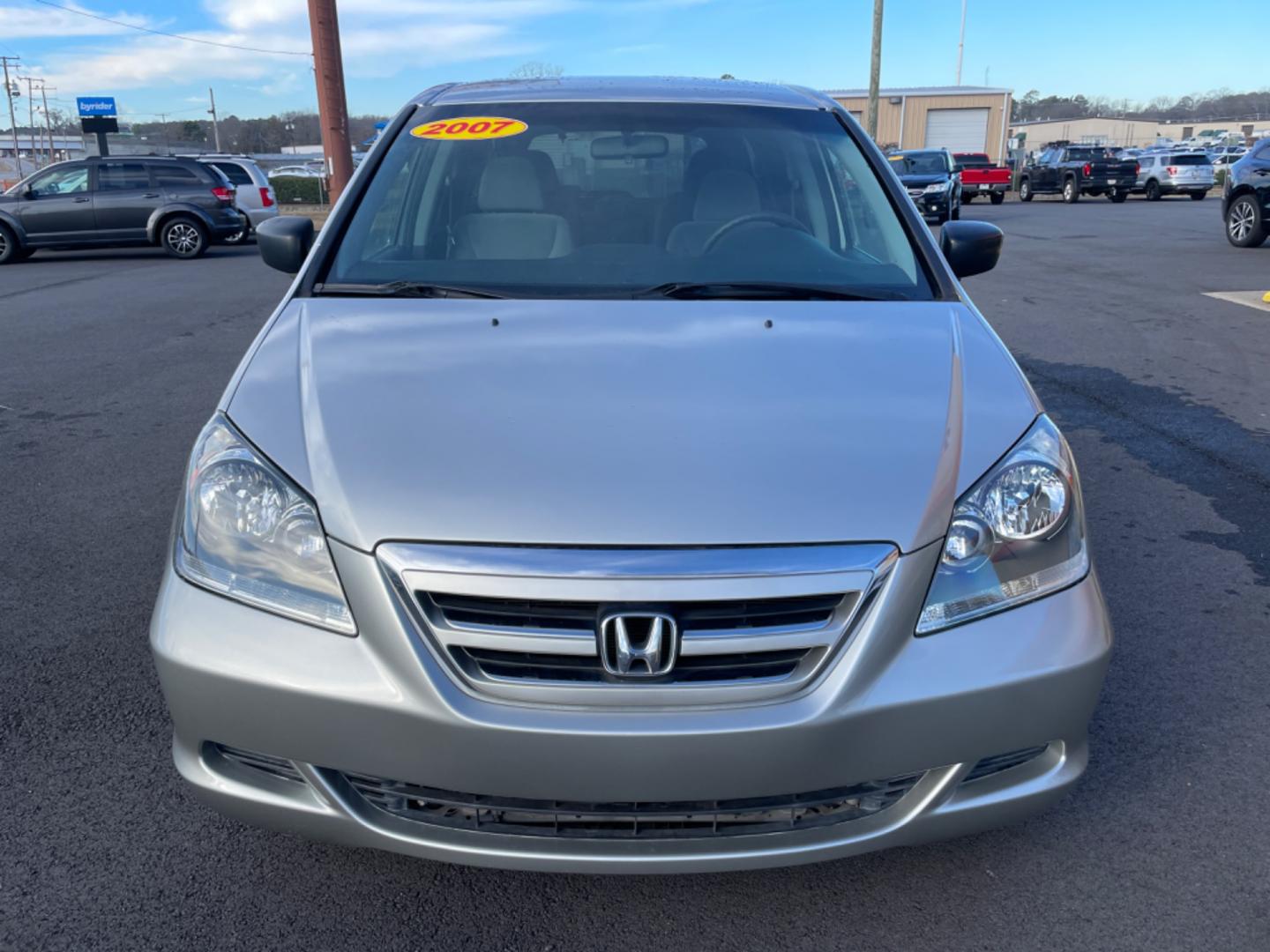 2007 Silver Honda Odyssey (5FNRL38207B) with an V6, VTEC, 3.5 Liter engine, Automatic transmission, located at 8008 Warden Rd, Sherwood, AR, 72120, (501) 801-6100, 34.830078, -92.186684 - Photo#2